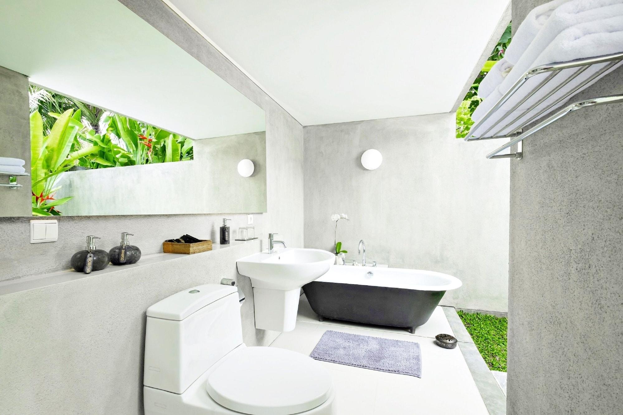 Four-Bedroom Villa Pool