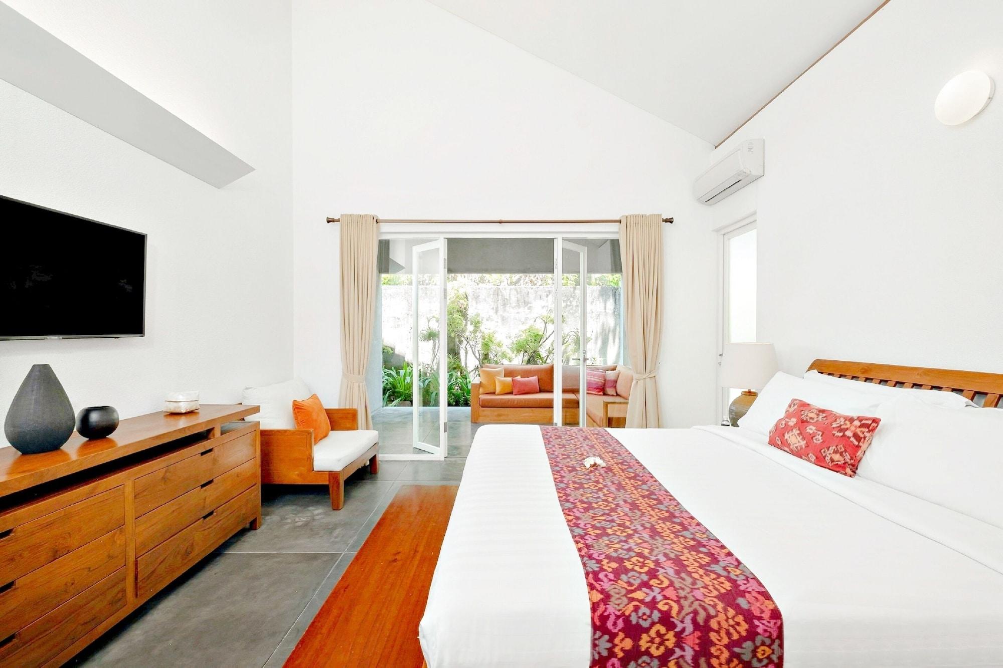 Four-Bedroom Villa Pool