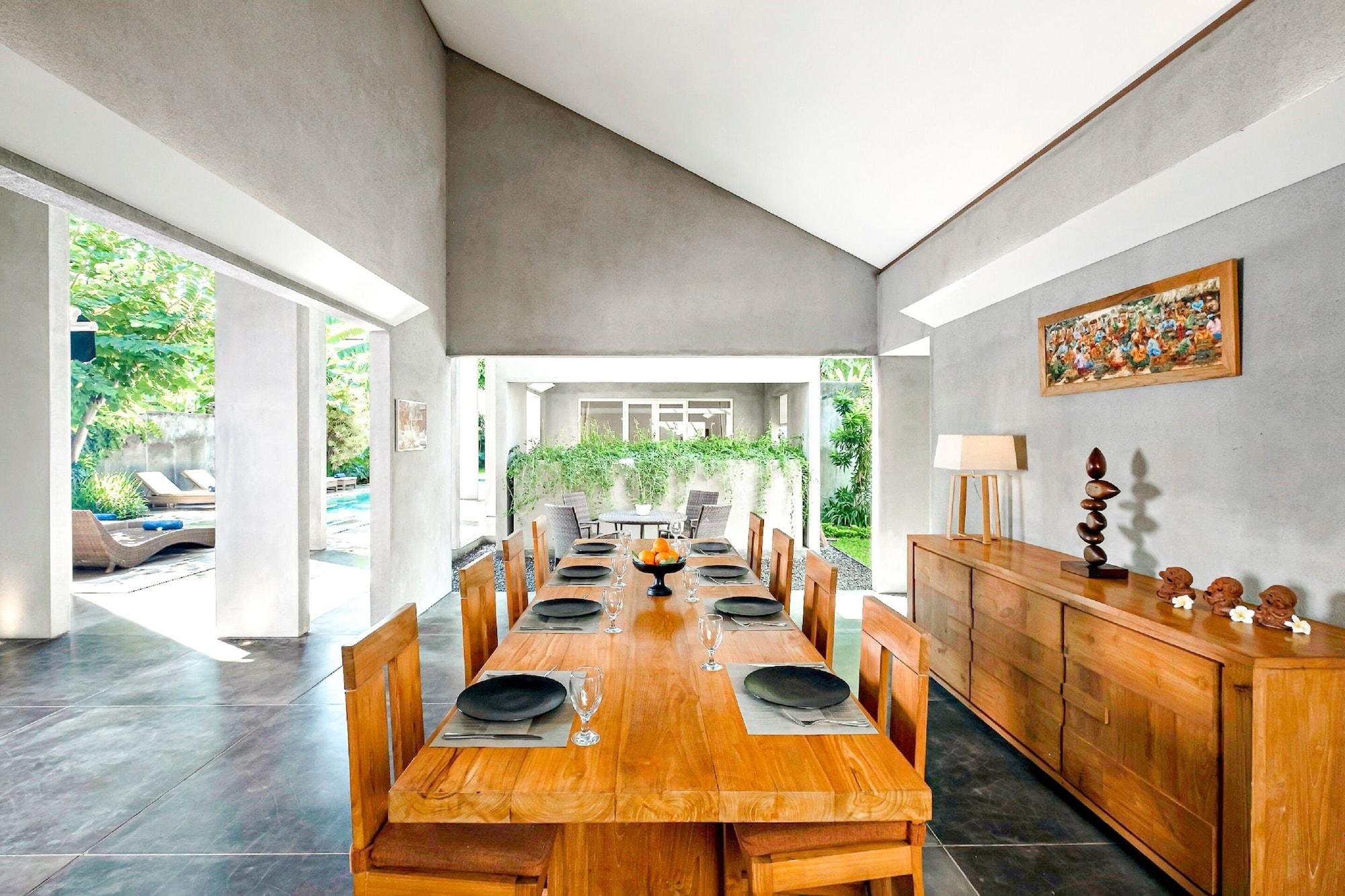 Four-Bedroom Villa Pool
